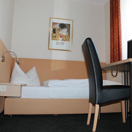 Hotel Huebler Франкфурт-на-Майне Экстерьер фото