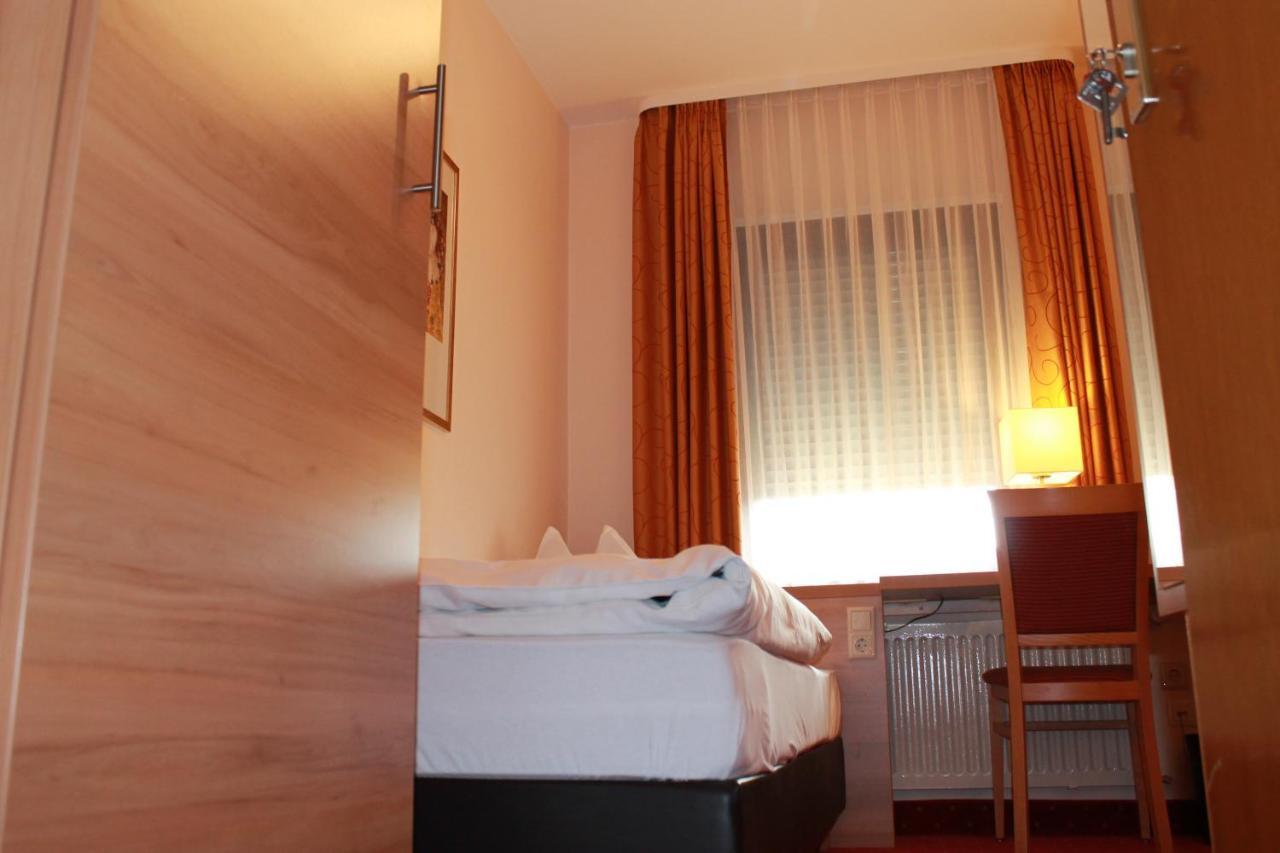 Hotel Huebler Франкфурт-на-Майне Экстерьер фото