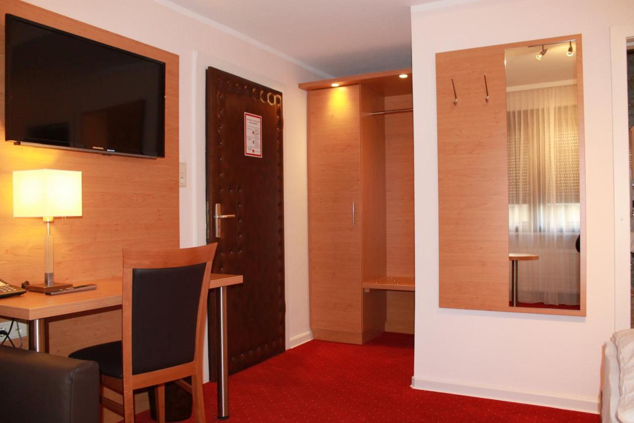 Hotel Huebler Франкфурт-на-Майне Экстерьер фото