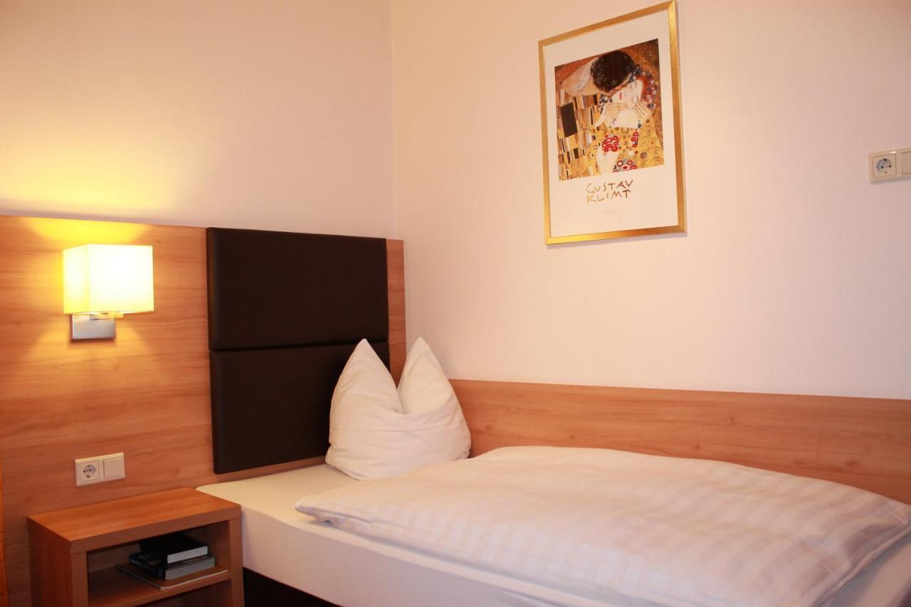 Hotel Huebler Франкфурт-на-Майне Экстерьер фото