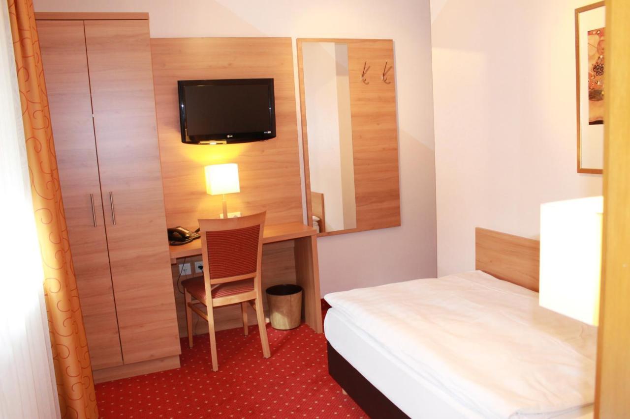 Hotel Huebler Франкфурт-на-Майне Экстерьер фото