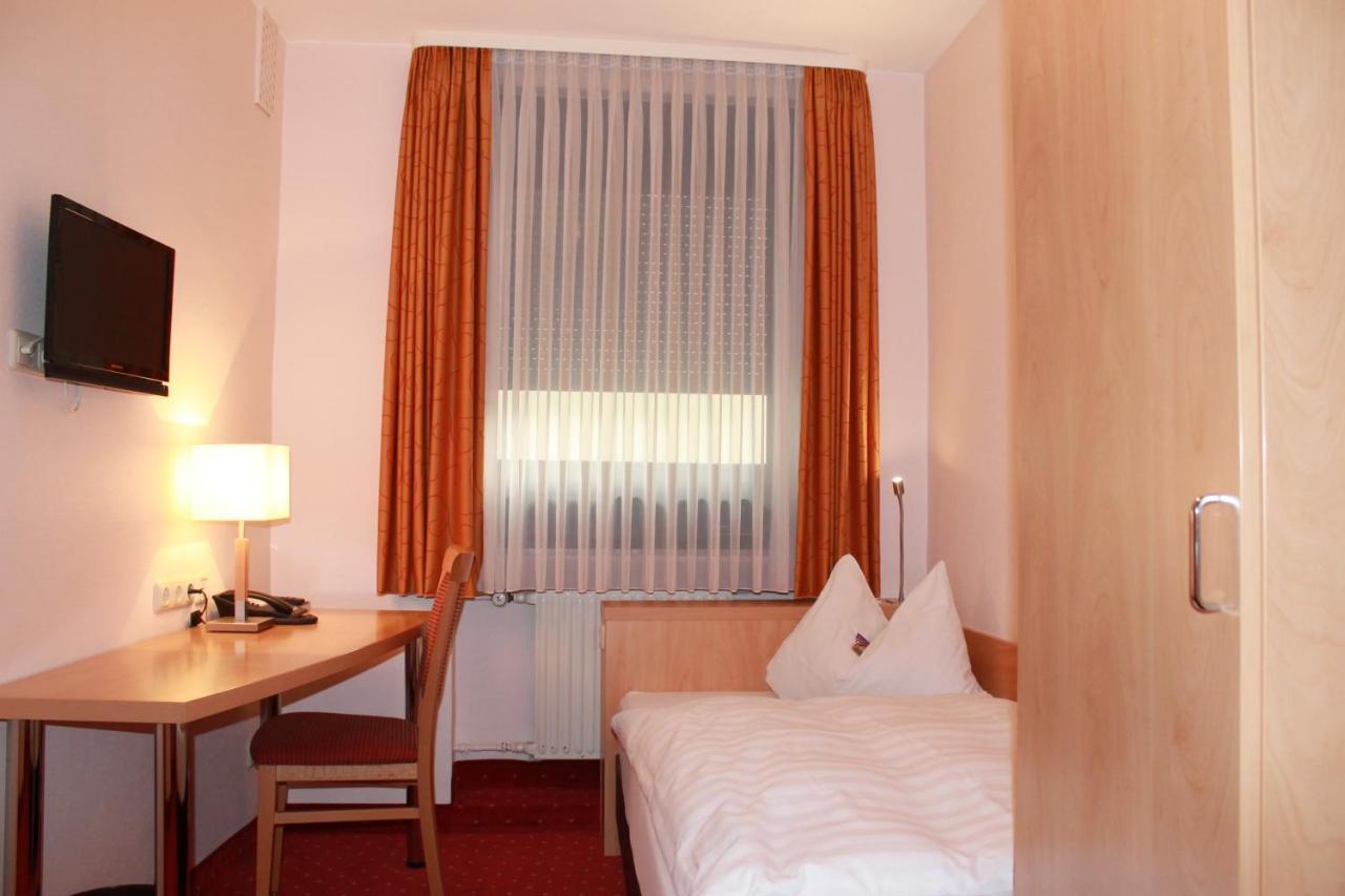 Hotel Huebler Франкфурт-на-Майне Экстерьер фото