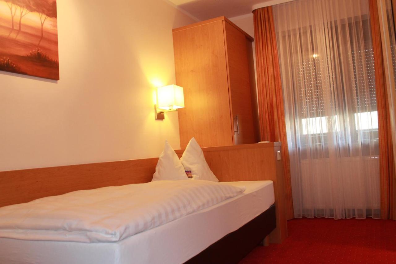 Hotel Huebler Франкфурт-на-Майне Экстерьер фото